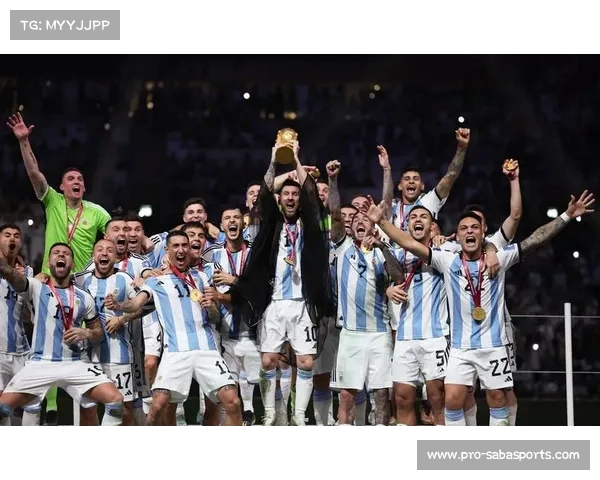 世界杯预选赛西班牙阿尔巴左路传中